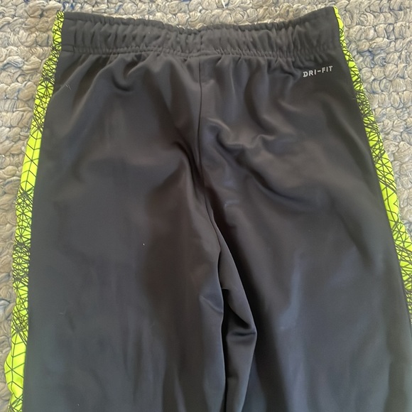 Boys NIKE athletic pants - Picture 4 of 4